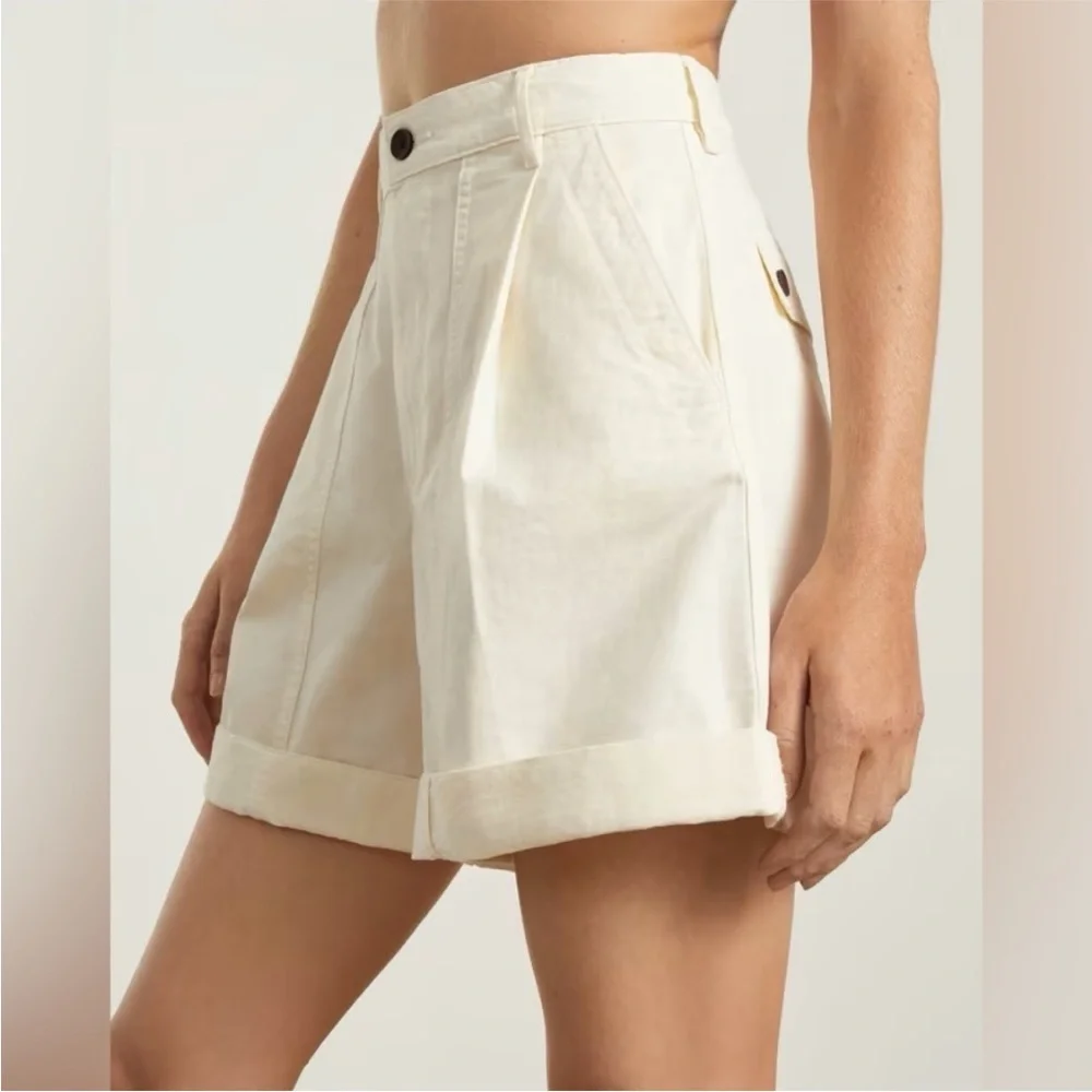 Everlane The Tourist Shorts in Canvas Bone color - Picture 3 of 10